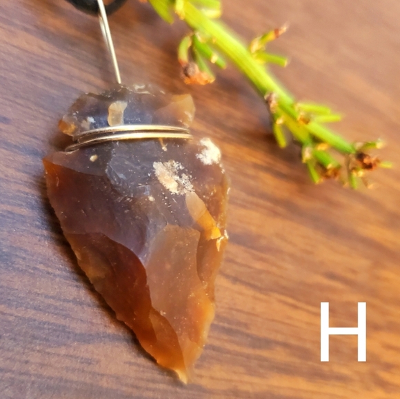 🌿 Natural Stone Arrowhead Necklace 🌿 - Picture 10 of 16